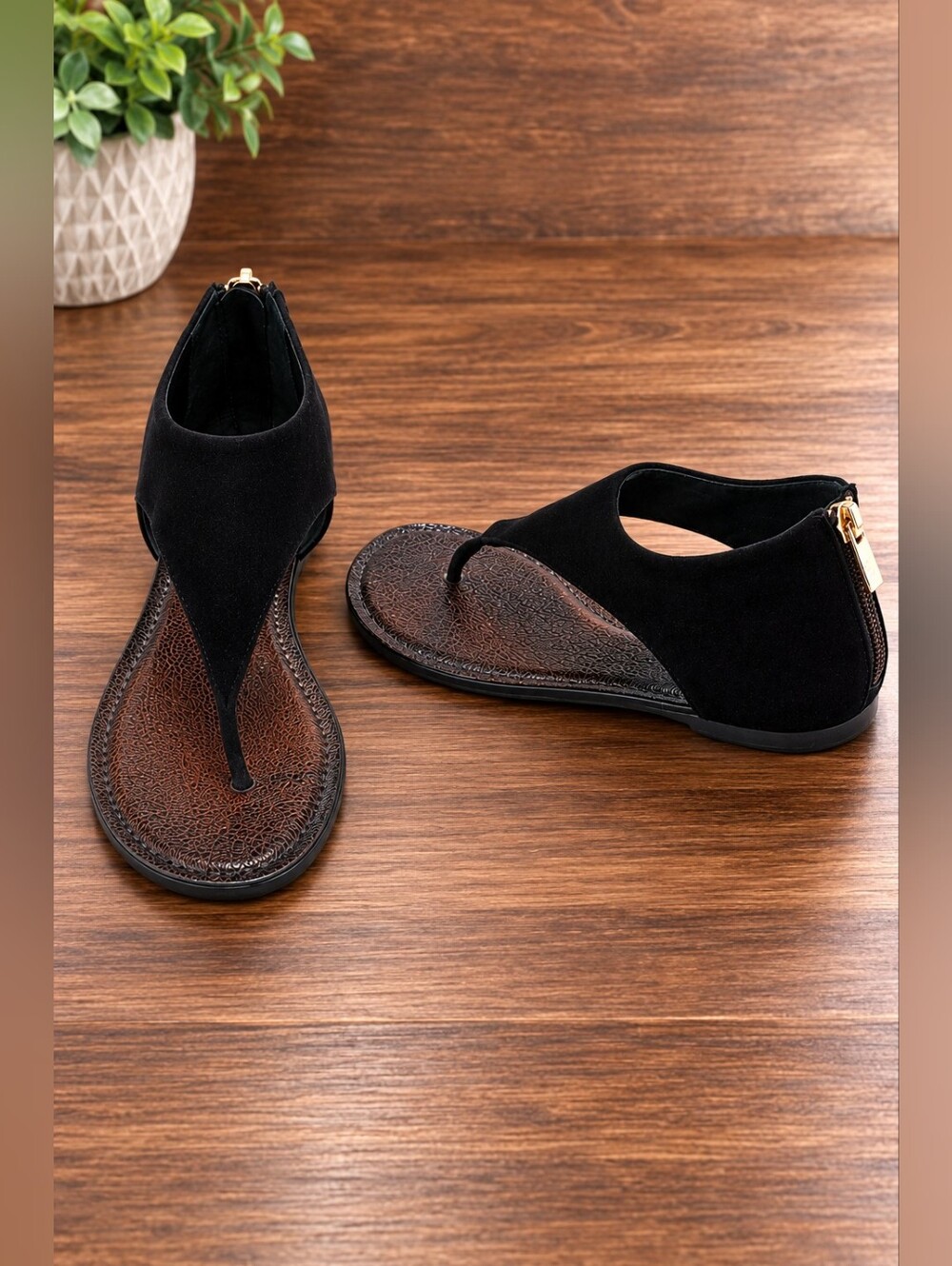 Tory Burch Black Leather Gladiator Heel Zipper Flat Thong Sandals Women Size 7.5